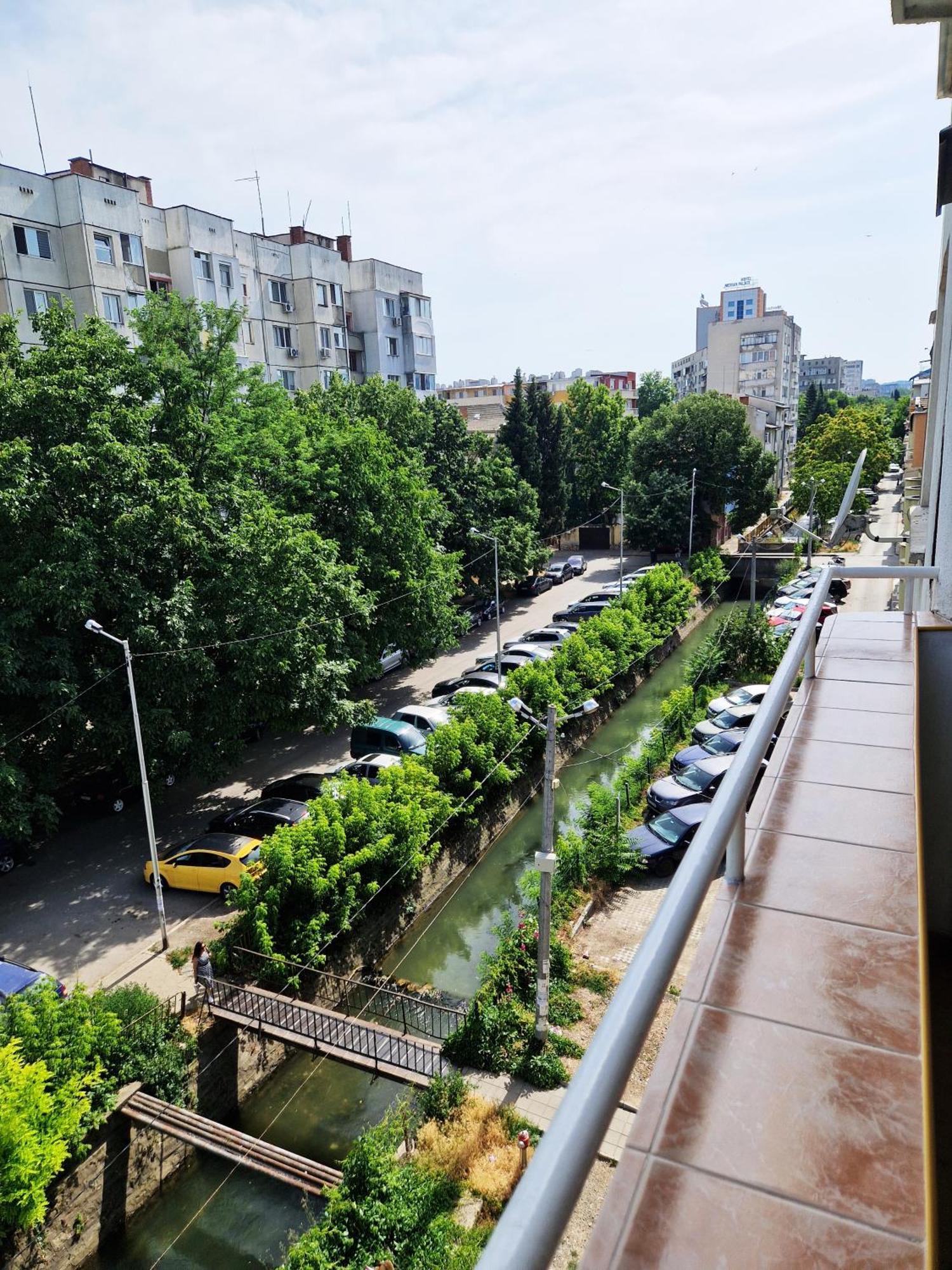 Central Apartment - Spacious Designer Property In Stara Zagora Exteriör bild